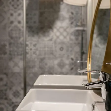 Le Petit Moulin Мартель