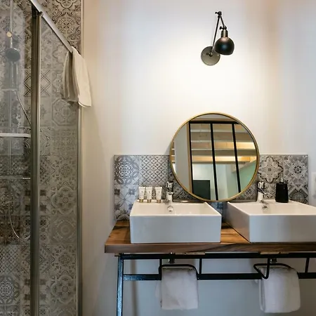 Le Petit Moulin Bed & Breakfast *